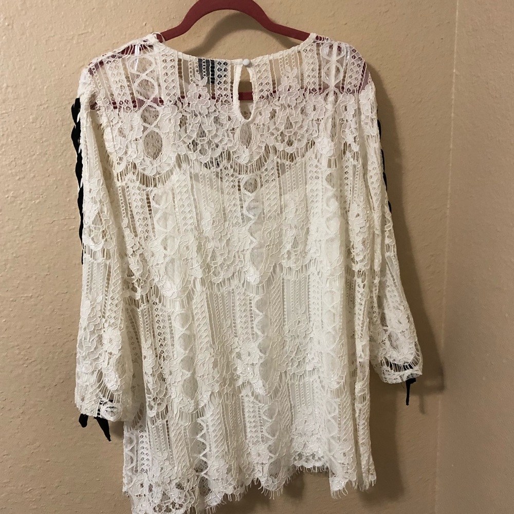 NWT City Chic Lace Top - Picture 2 of 6